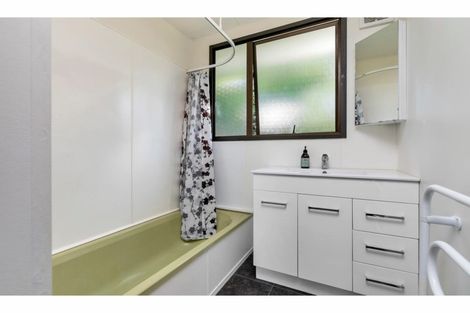 Photo of property in 2/109 Oreil Avenue, West Harbour, Auckland, 0618