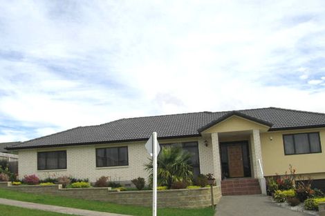 Photo of property in 22 Roy Maloney Drive, Henderson, Auckland, 0612