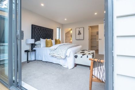 Photo of property in 23 Reserva Crescent, Kumeu, 0810