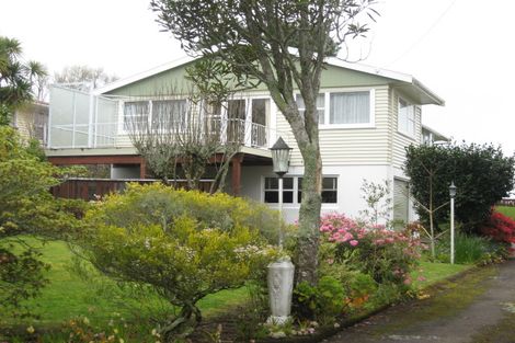 Photo of property in 211 Huatoki Street, Upper Vogeltown, New Plymouth, 4310