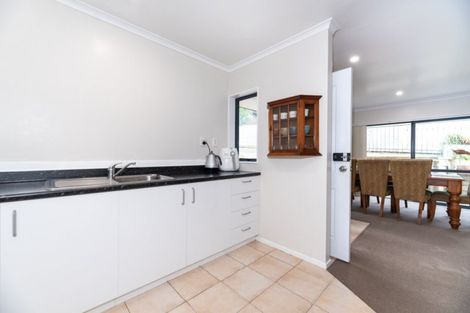 Photo of property in 4 Elder Place, Massey, Auckland, 0614