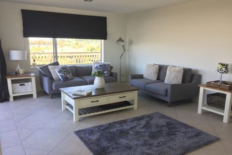 Photo of property in 31 Ina Ville Drive, Pukekohe, 2120