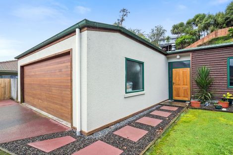 Photo of property in 60 Aquarius Drive, Kawaha Point, Rotorua, 3010