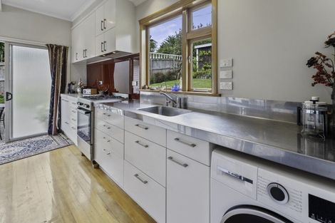 Photo of property in 15 Tosswill Road, Tahunanui, Nelson, 7011