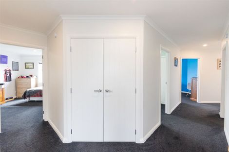 Photo of property in 4 Stratford Court, Fitzherbert, Palmerston North, 4410