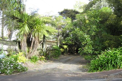 Photo of property in 832 West Coast Road, Waiatarua, Auckland, 0604