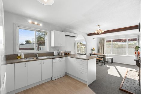 Photo of property in 33 Wilton Crescent, Bishopdale, Christchurch, 8053