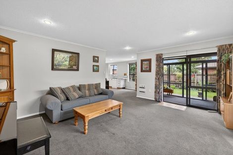 Photo of property in 2/58a Daniels Road, Redwood, Christchurch, 8051