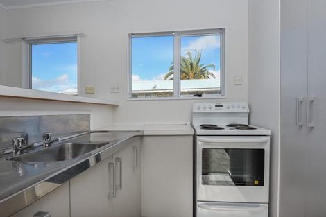 Photo of property in 18 Roberts Road, Te Atatu South, Auckland, 0610