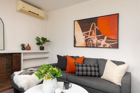 Photo of property in 16 Aberdeen Avenue, Takaro, Palmerston North, 4412