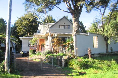 Photo of property in 6 Karen Road, Laingholm, Auckland, 0604