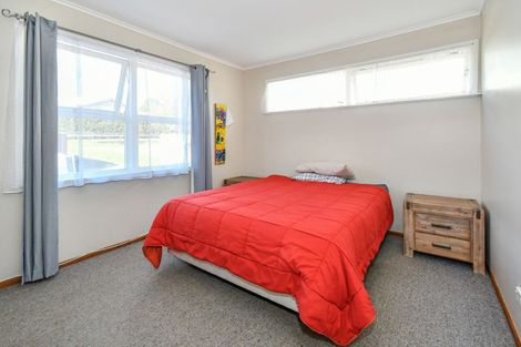 Photo of property in 74 Terry Street, Blockhouse Bay, Auckland, 0600