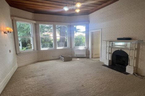 Photo of property in 21 Pahiatua Street, Hokowhitu, Palmerston North, 4410