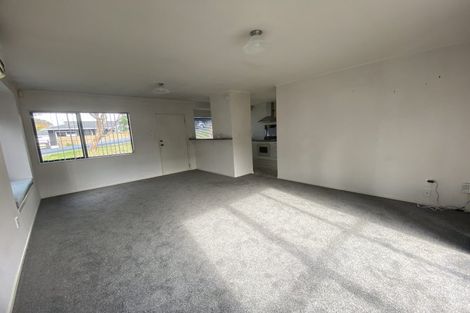 Photo of property in 9 Bridge Avenue, Te Atatu South, Auckland, 0610