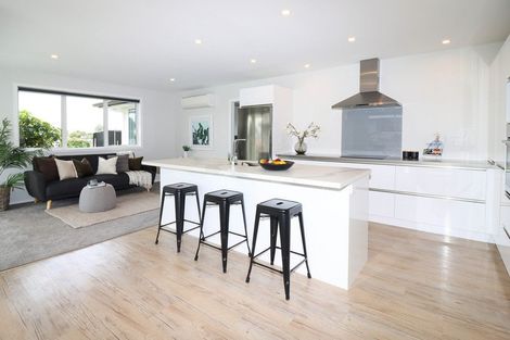 Photo of property in 28 Feist Street, Carterton, 5713