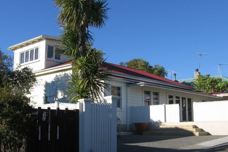 Photo of property in 15 Roslyn Road, Bluff Hill, Napier, 4110