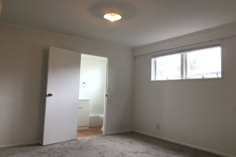 Photo of property in 244 Forrest Hill Road, Forrest Hill, Auckland, 0620