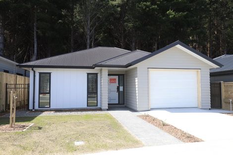 Photo of property in 21 Te Ara O Roimata, Wainuiomata, Lower Hutt, 5014