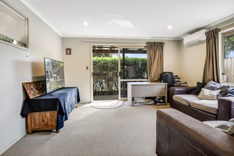 Photo of property in 1/114 Old Farm Road, Hamilton East, Hamilton, 3216