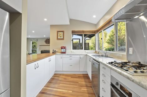 Photo of property in 542d West Coast Road, Oratia, Auckland, 0604