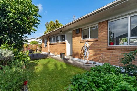 Photo of property in 2/11 Pakuranga Road, Pakuranga, Auckland, 2010