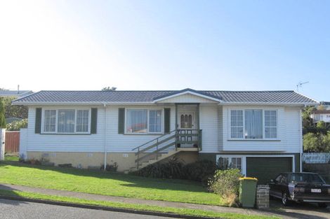 Photo of property in 20 Gloaming Hill, Titahi Bay, Porirua, 5022