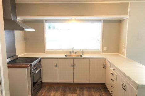 Photo of property in 30b William Bond Street, Stanley Point, Auckland, 0624