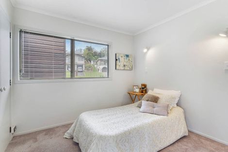 Photo of property in 30 Lastel Place, Shelly Park, Auckland, 2014