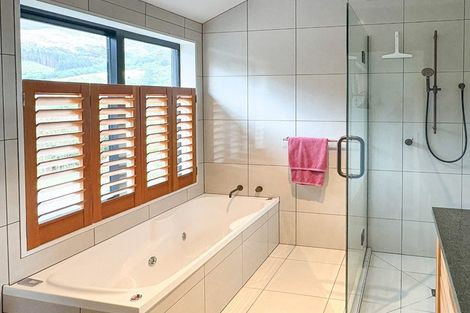 Photo of property in 12 Hollybank Lane, Allandale, Lyttelton, 8971