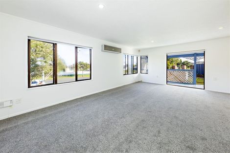 Photo of property in 148 Finlayson Avenue, Clendon Park, Auckland, 2103
