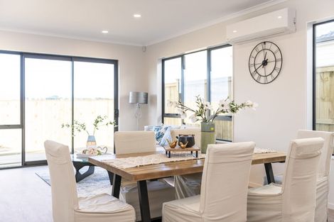 Photo of property in 54 Tir Conaill Avenue, Flat Bush, Auckland, 2019