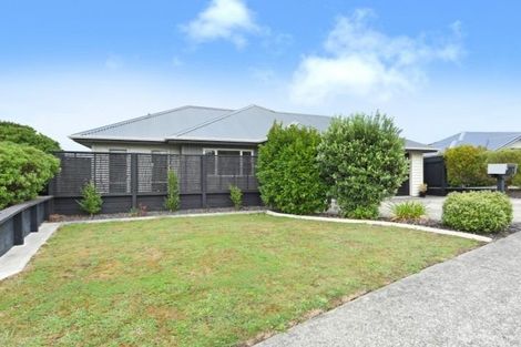 Photo of property in 9 James Nairn Grove, Riverstone Terraces, Upper Hutt, 5018