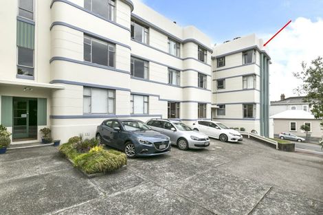 Photo of property in Owd Trafford Flats, 17 Brougham Street, Mount Victoria, Wellington, 6011