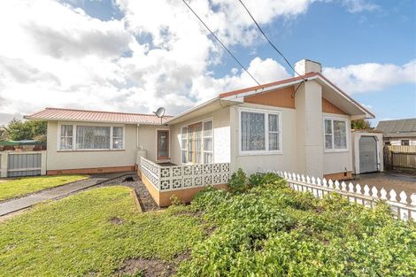 Photo of property in 10 Mosston Road, Castlecliff, Whanganui, 4501