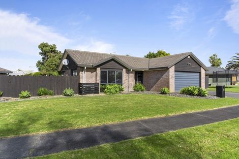 Photo of property in 22 Davington Way, Burswood, Auckland, 2013