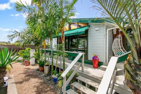 Photo of property in 3 Waterlea Avenue, Mangere Bridge, Auckland, 2022