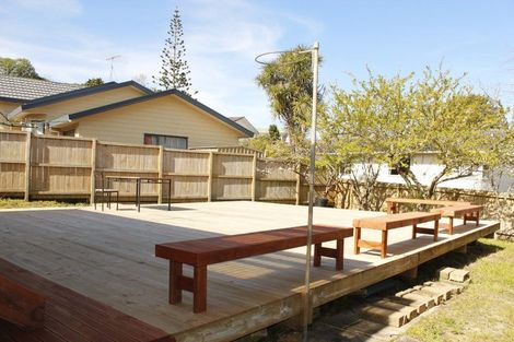 Photo of property in 13 Juniper Road, Sunnynook, Auckland, 0620
