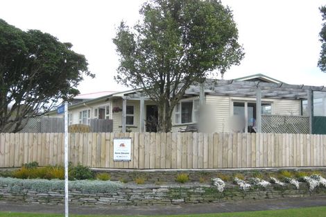 Photo of property in 40 Crownhill Street, Spotswood, New Plymouth, 4310