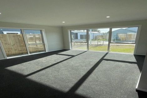 Photo of property in 24 Koru Loop, Paraparaumu, 5032