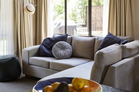 Photo of property in 19 Thames Street, Welbourn, New Plymouth, 4310