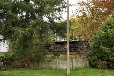 Photo of property in 22 Liston Crescent, Cockle Bay, Auckland, 2014