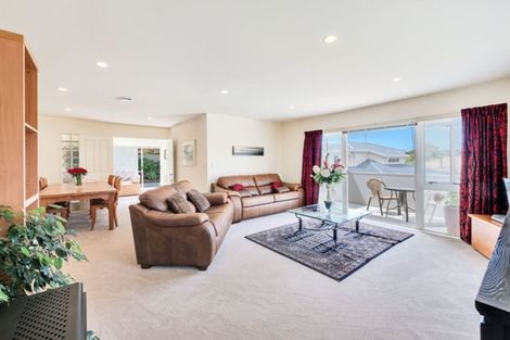 Photo of property in 17 Crestview Place, Browns Bay, Auckland, 0630
