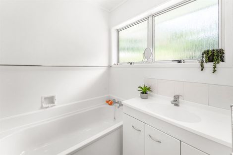 Photo of property in 8 Newstead Avenue, Browns Bay, Auckland, 0632