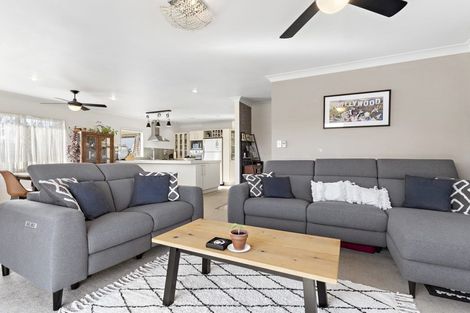 Photo of property in 24 Charles Street, Carterton, 5713