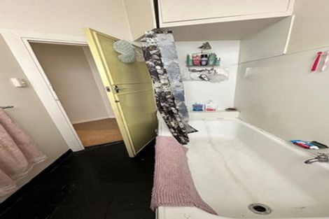 Photo of property in 67 Pirie Street, Mount Victoria, Wellington, 6011