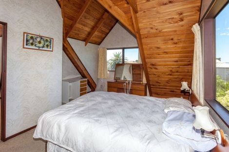 Photo of property in 207 Marie Crescent, Whangamata, 3620