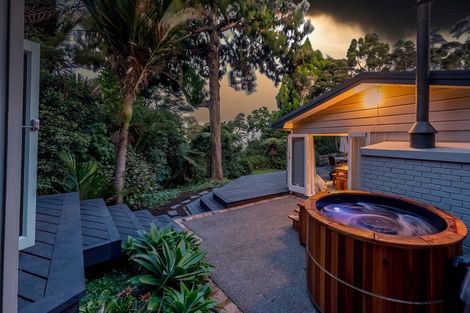 Photo of property in 282 Shaw Road, Titirangi, Auckland, 0604