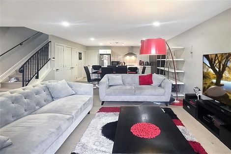 Photo of property in 20 Leneford Drive, East Tamaki, Auckland, 2013