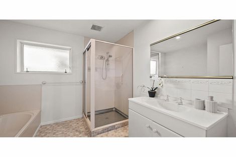 Photo of property in 4 Fountainhead Lane, Hillmorton, Christchurch, 8025