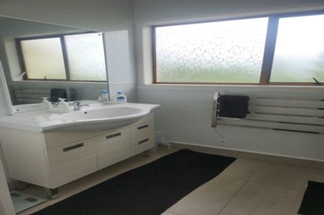 Photo of property in 11 Evan Street, Belmont, Auckland, 0622